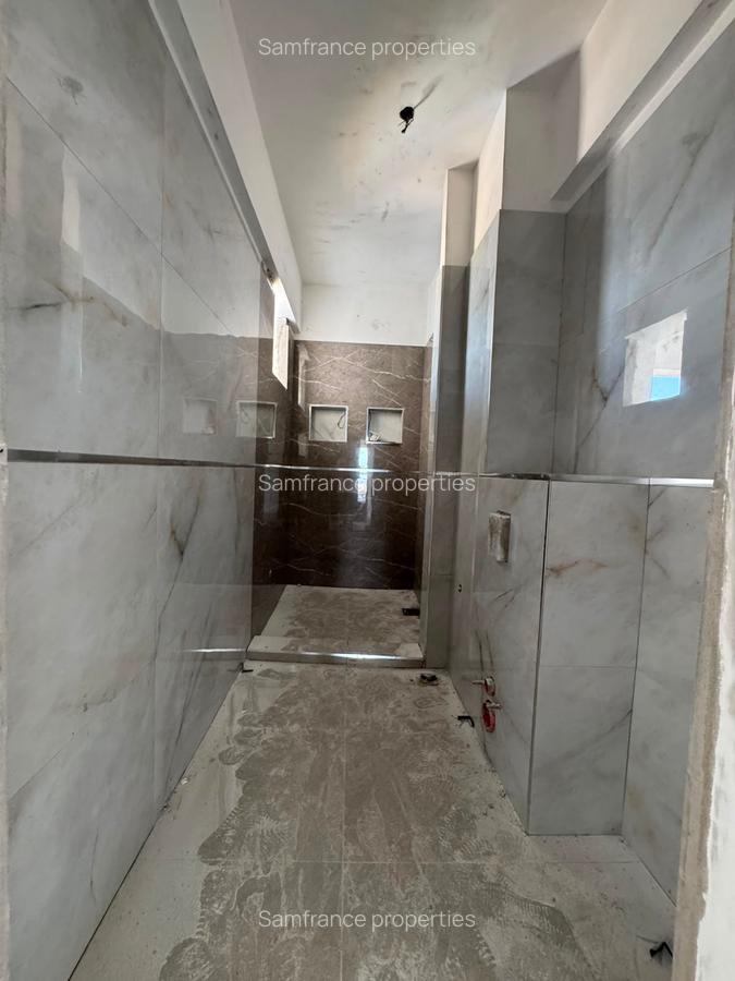 Serviced 1 Bed Apartment with En Suite at Baobab Road - 5