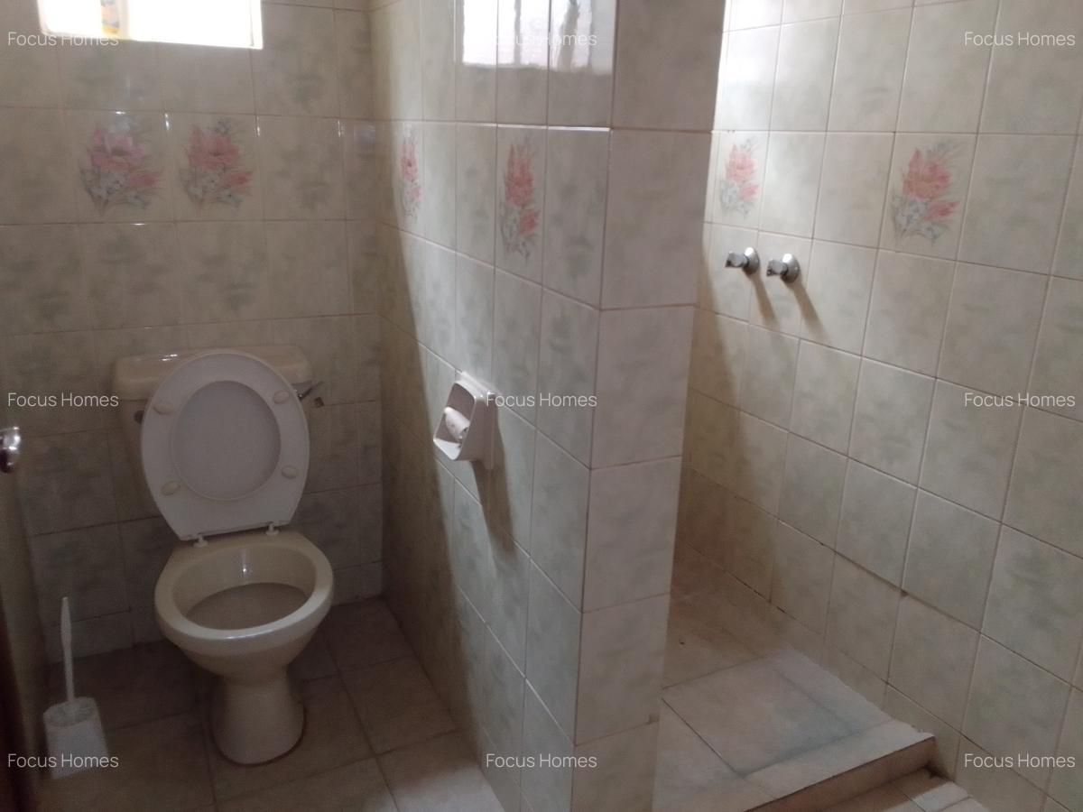 5 Bed Townhouse with En Suite in Lavington - 6