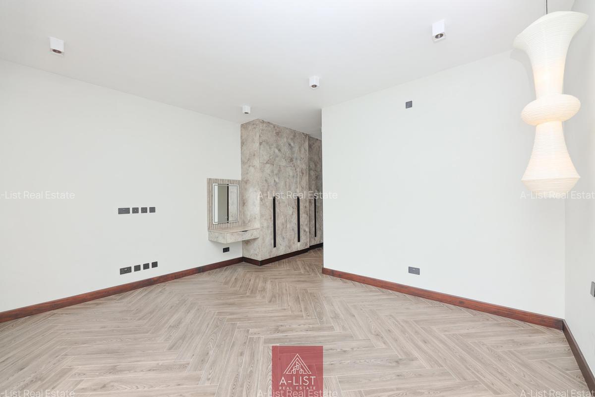 6 Bed Villa with En Suite at Nyari - 11