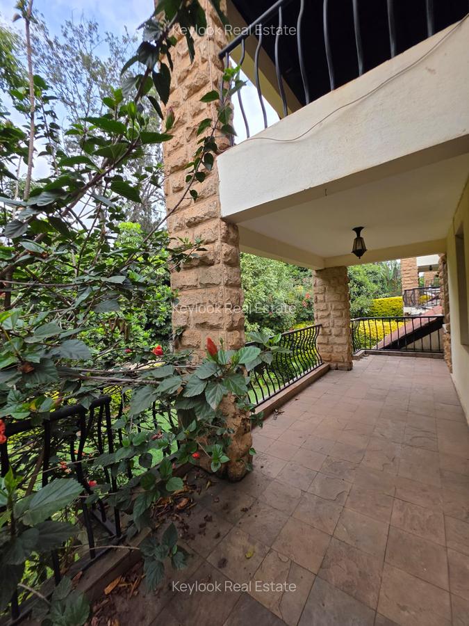 4 Bed Townhouse with En Suite at Lavington - 4