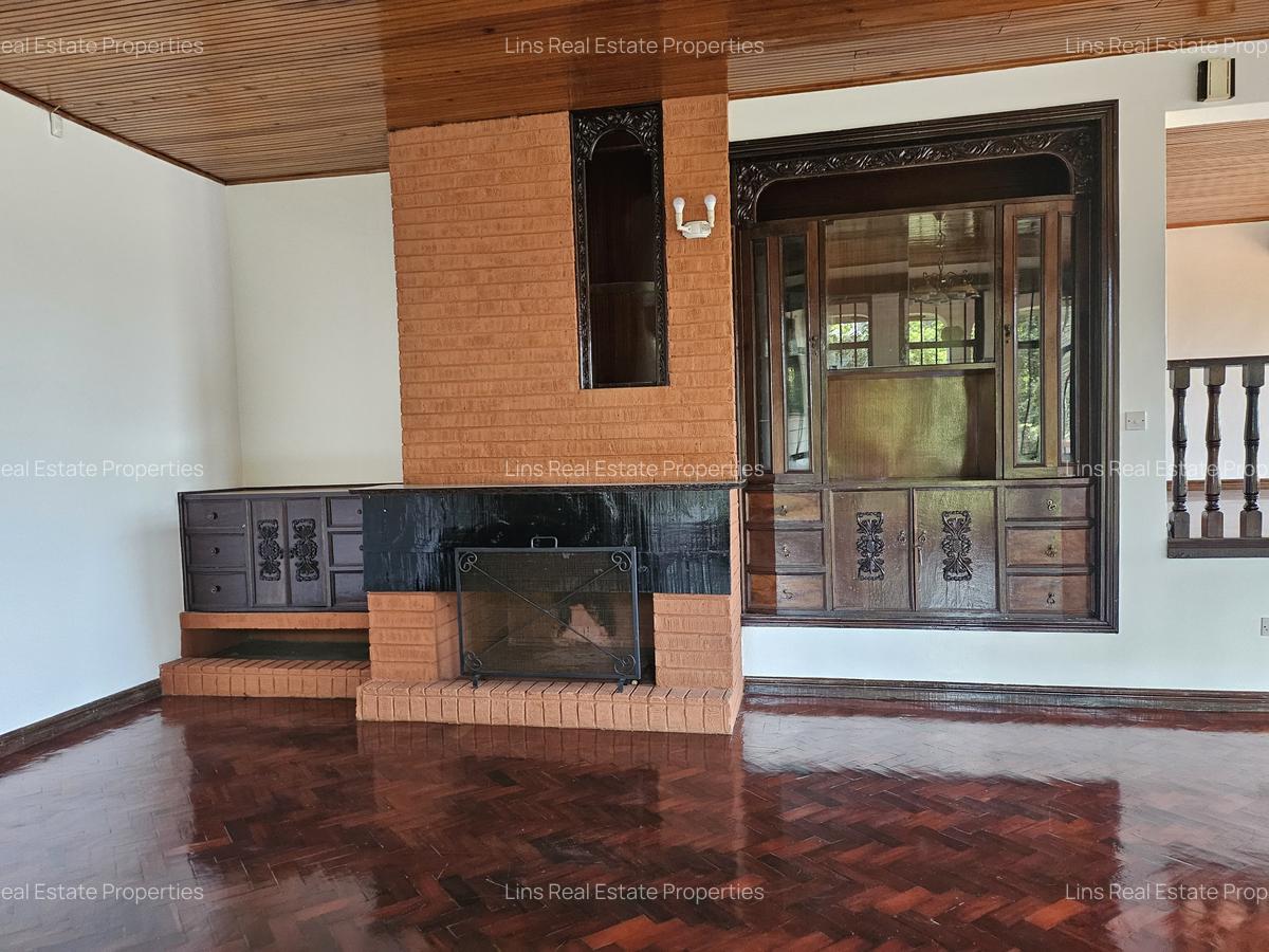 5 Bed House with En Suite in Runda - 15