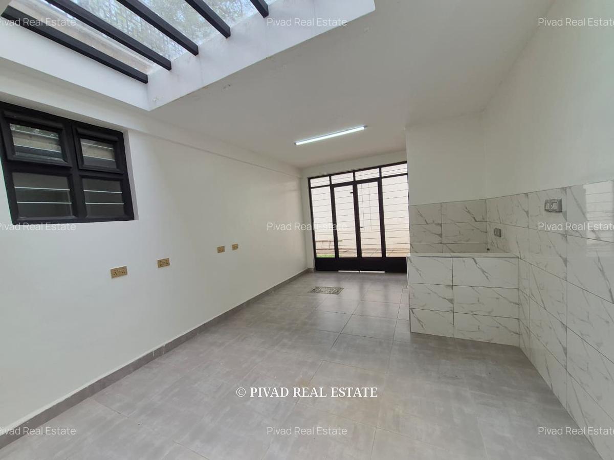6 Bed House with Garden in Runda - 11