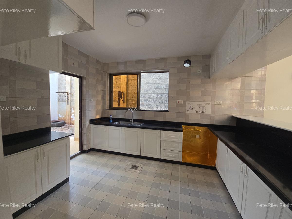 5 Bed Villa with En Suite at Chalbi Drive - 7
