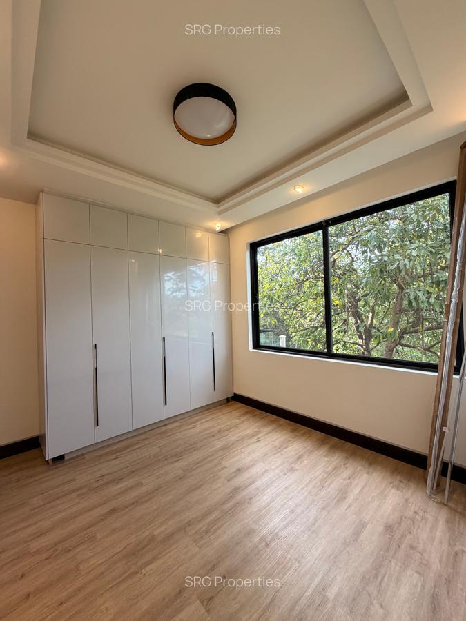 5 Bed Townhouse with En Suite in Kitisuru - 17
