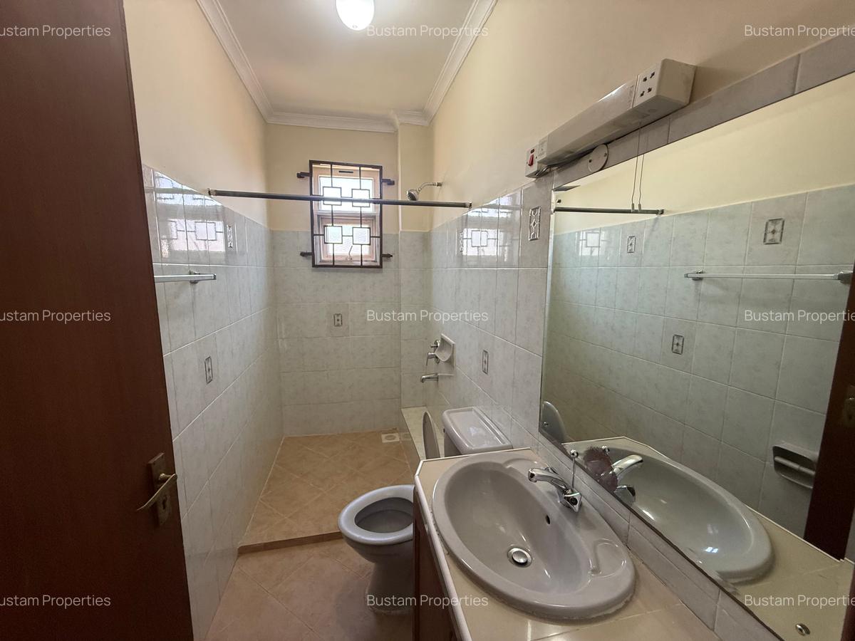 5 Bed Townhouse with En Suite in Lavington - 10
