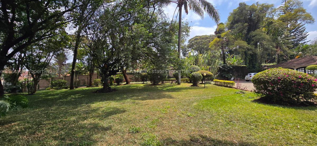 5 Bed House with En Suite in Runda - 3