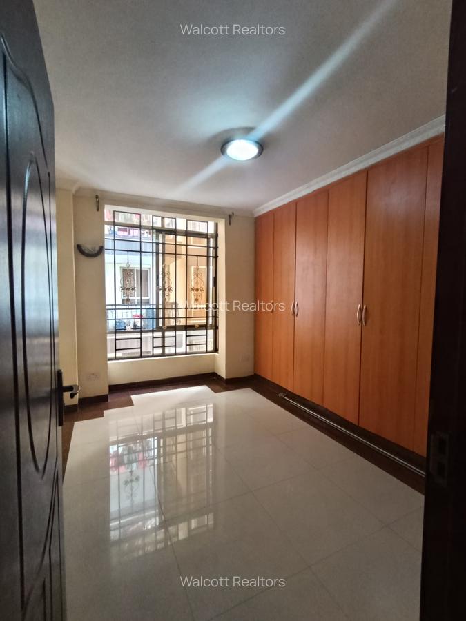 3 Bed Apartment with En Suite in Lavington - 10