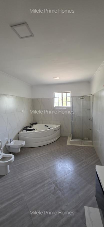 5 Bed Villa with En Suite at Runda Road - 9