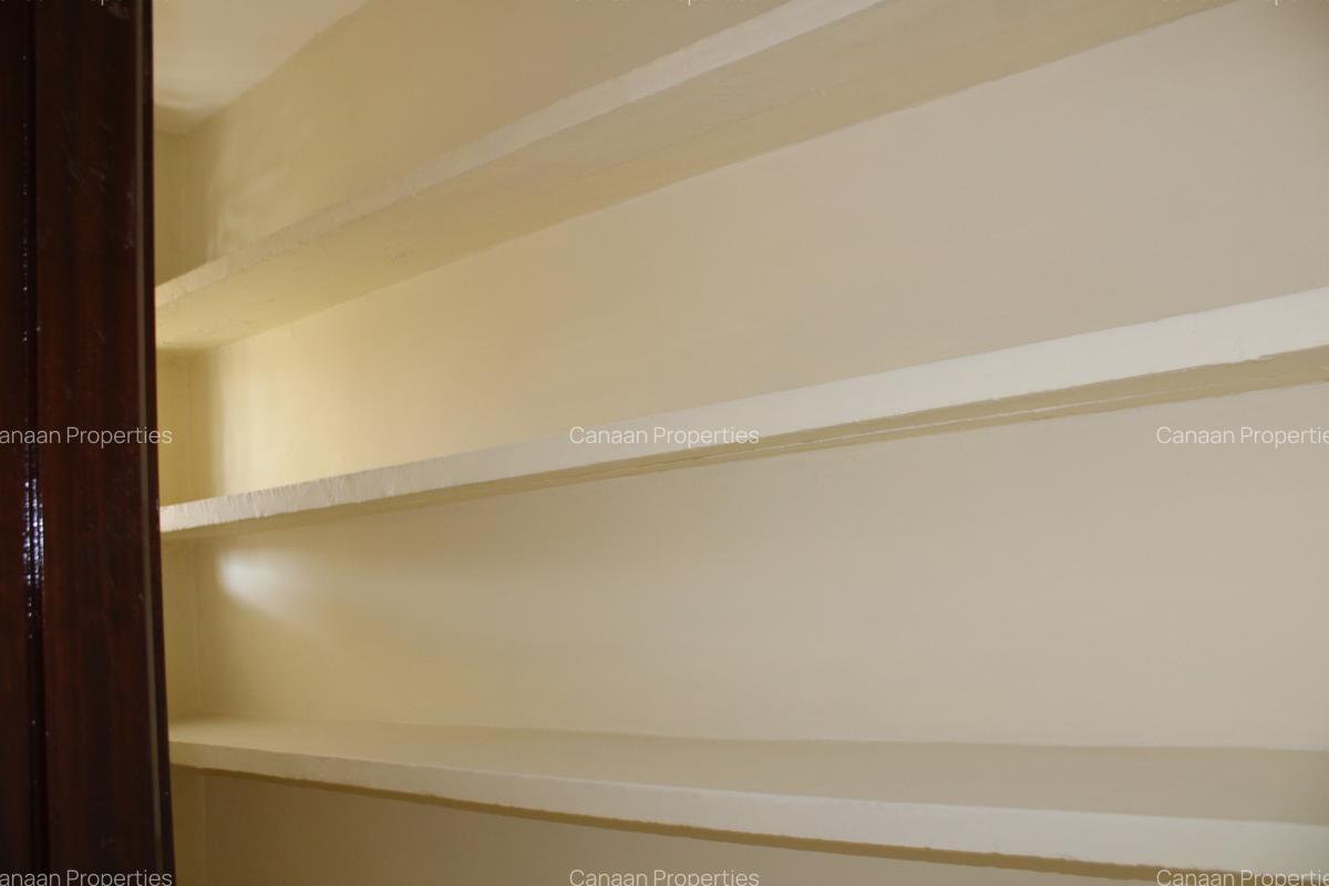 3 Bed Apartment with Swimming Pool in Kilimani - 4