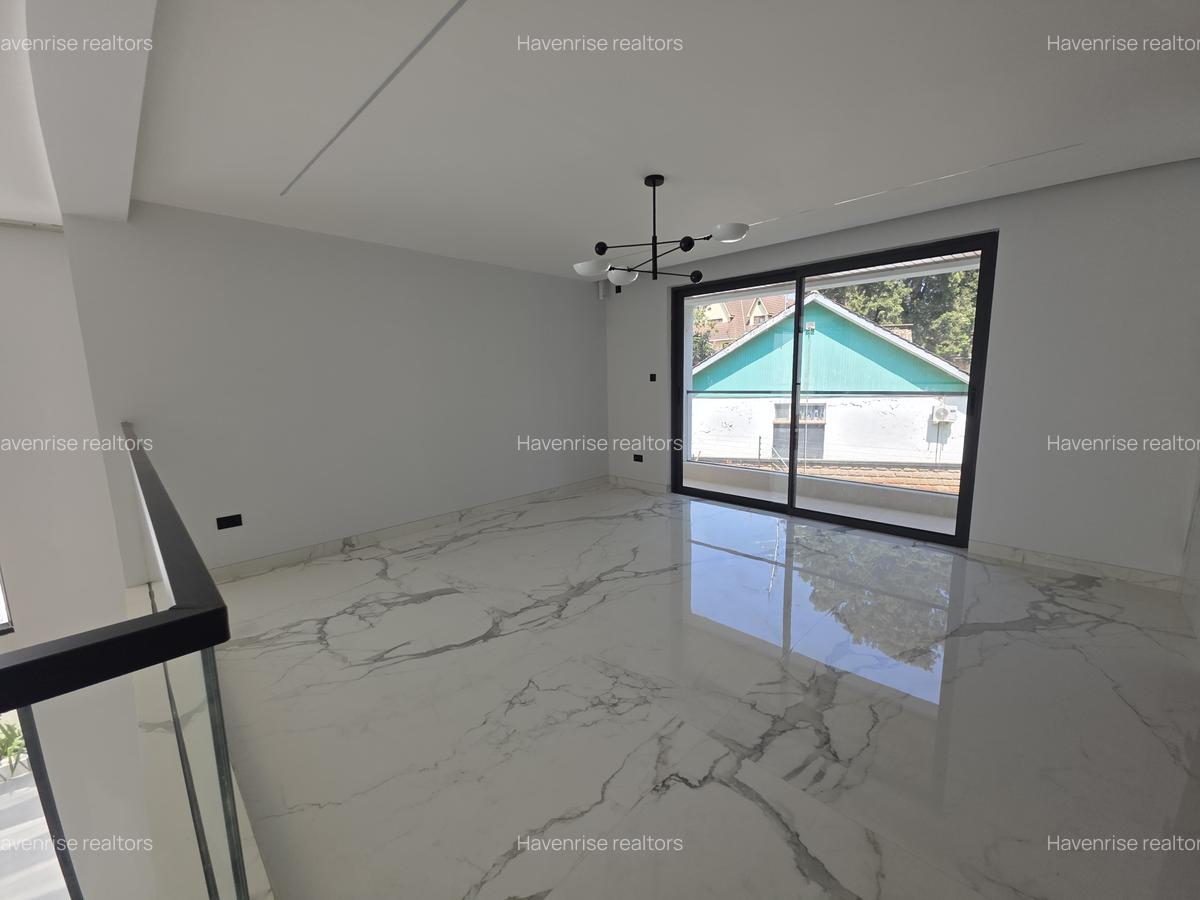 6 Bed Villa at Lavington - 6