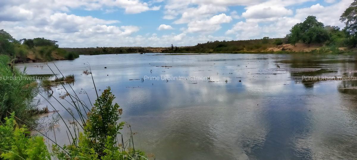 300 ac Land at Matolani - Sabaki River - 17