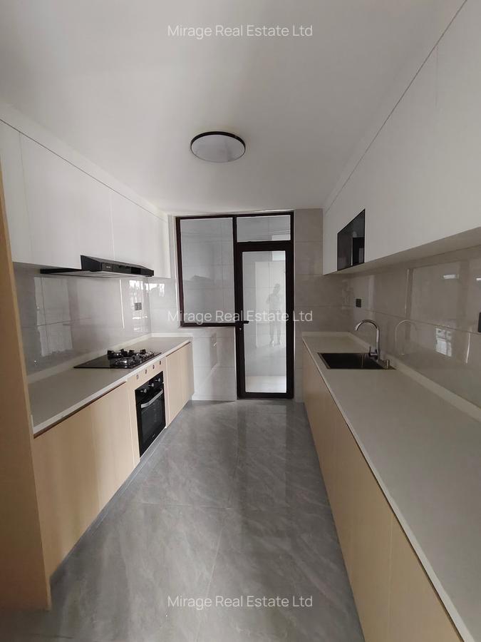 2 Bed Apartment with Swimming Pool in Riverside - 5