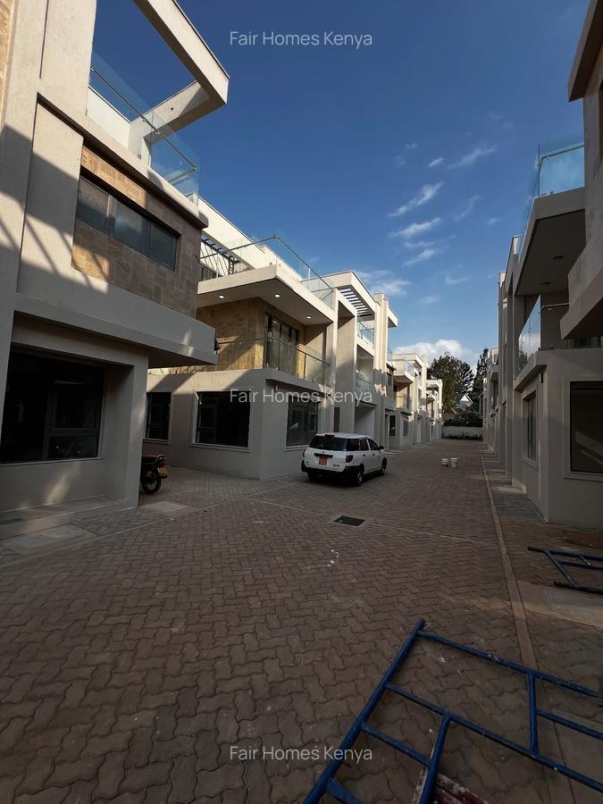 6 Bed Townhouse with En Suite at Convent Drive - 2