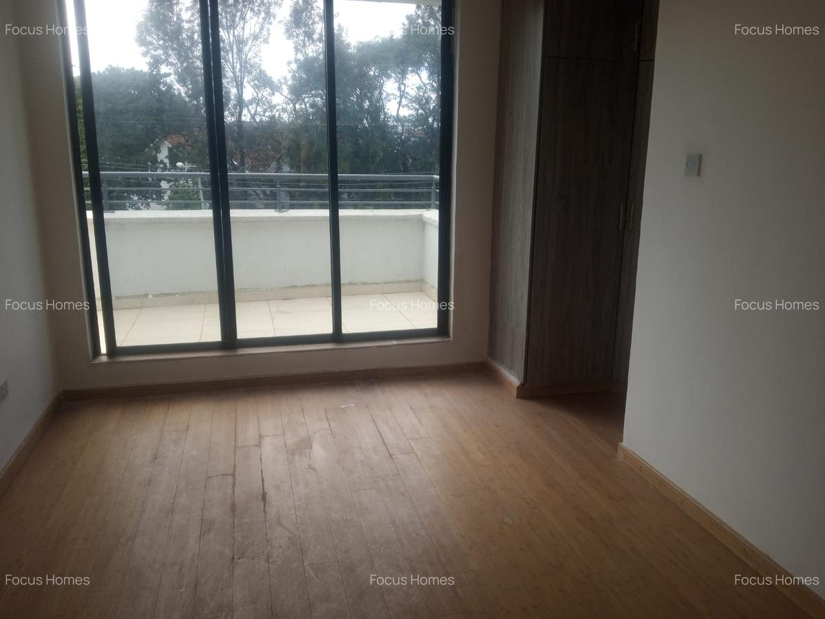 4 Bed Townhouse with En Suite in Lavington - 10