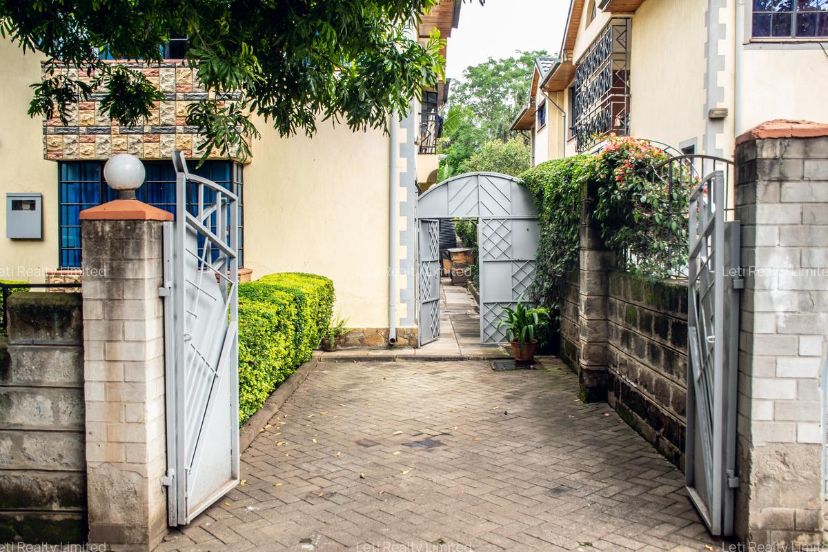 4 Bed Townhouse with En Suite in Lavington - 2