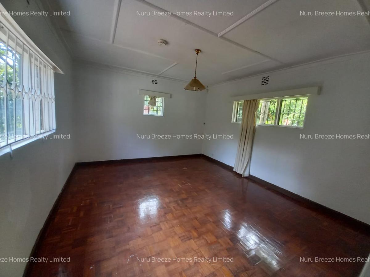 4 Bed House with En Suite in Spring Valley - 7