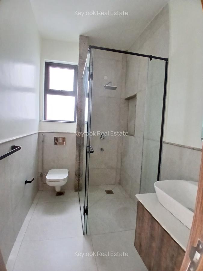 5 Bed Townhouse with En Suite at Lavington Green - 5