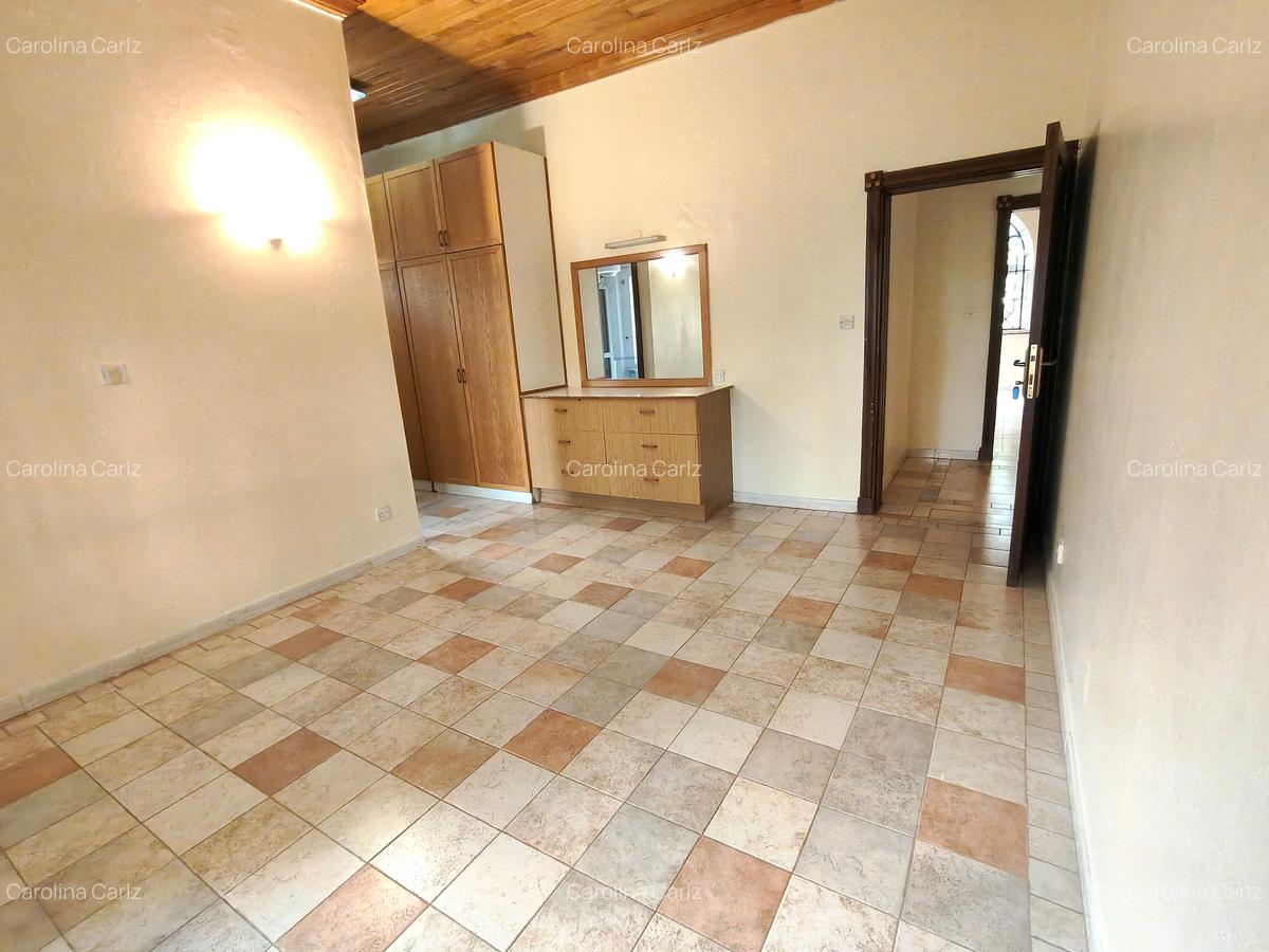 4 Bed House with En Suite at Spring Valley - 18