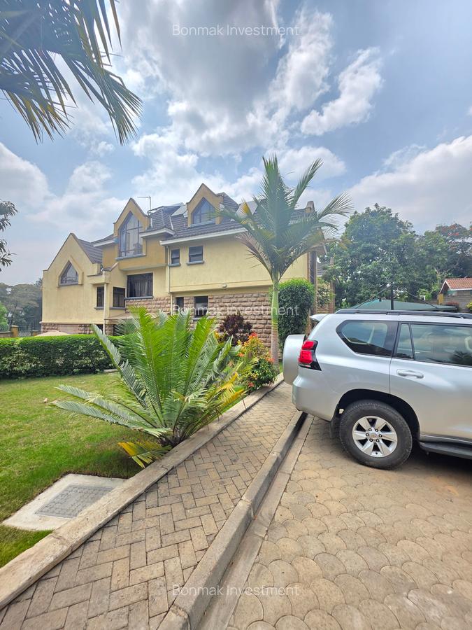 5 Bed Townhouse with En Suite at Lavington Green - 5