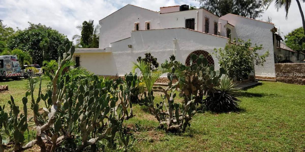Land at Nyali - 3