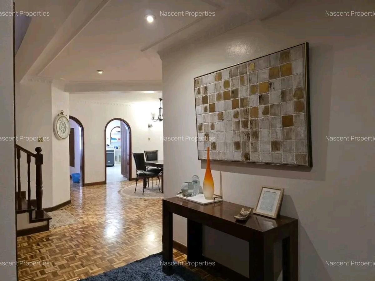 4 Bed House with En Suite in Spring Valley - 4