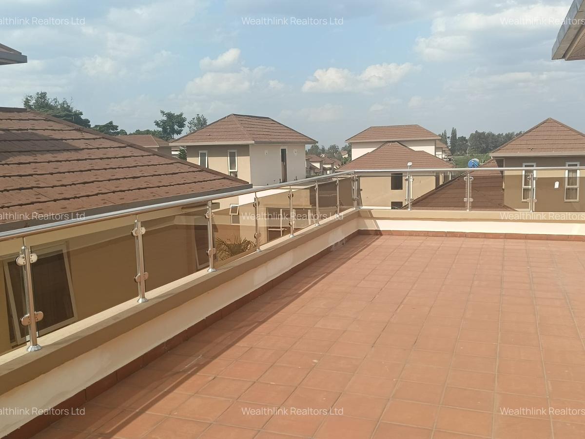4 Bed Townhouse with En Suite at Iguta Paradise - 12