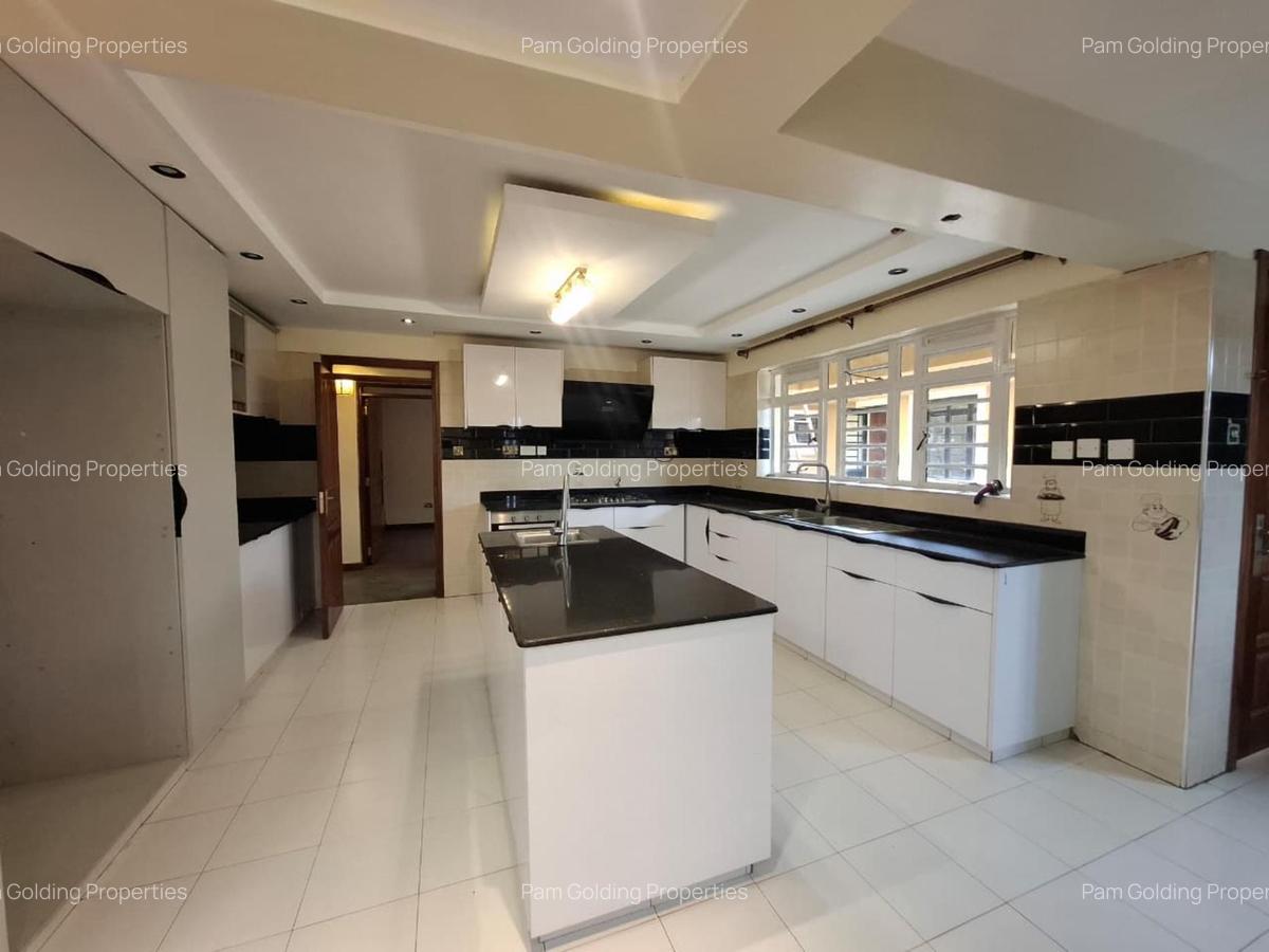 5 Bed Townhouse at Kigwa Road - 3
