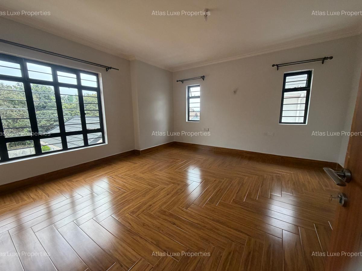 4 Bed Villa with En Suite at Paradise - 9