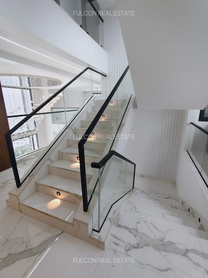 6 Bed Villa with En Suite in Lavington - 14