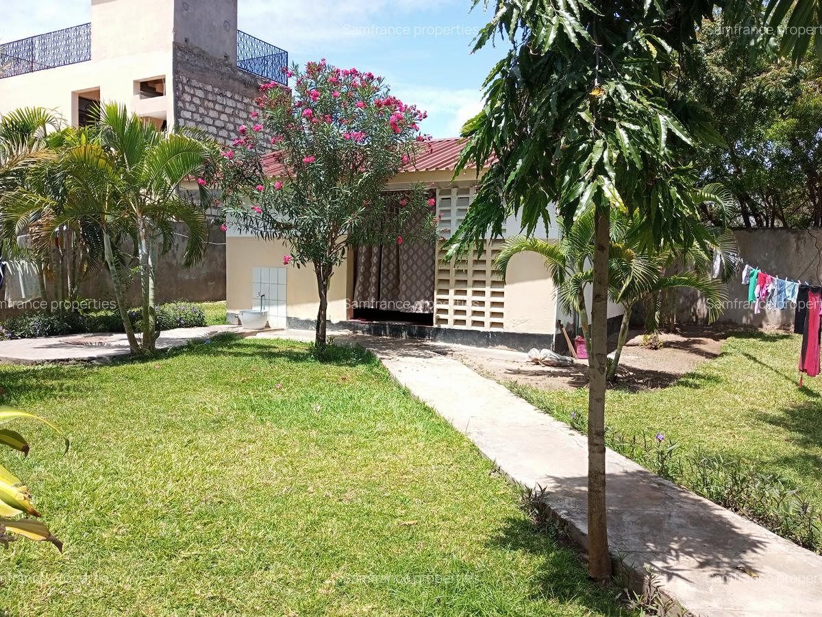 4 Bed Villa with Staff Quarters at Links Road - 6