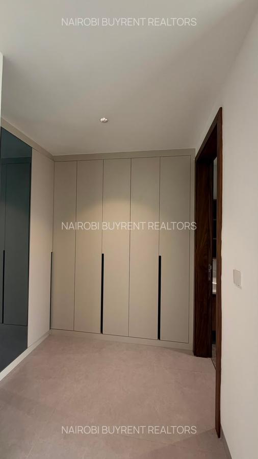 4 Bed Apartment with En Suite in Riverside - 10
