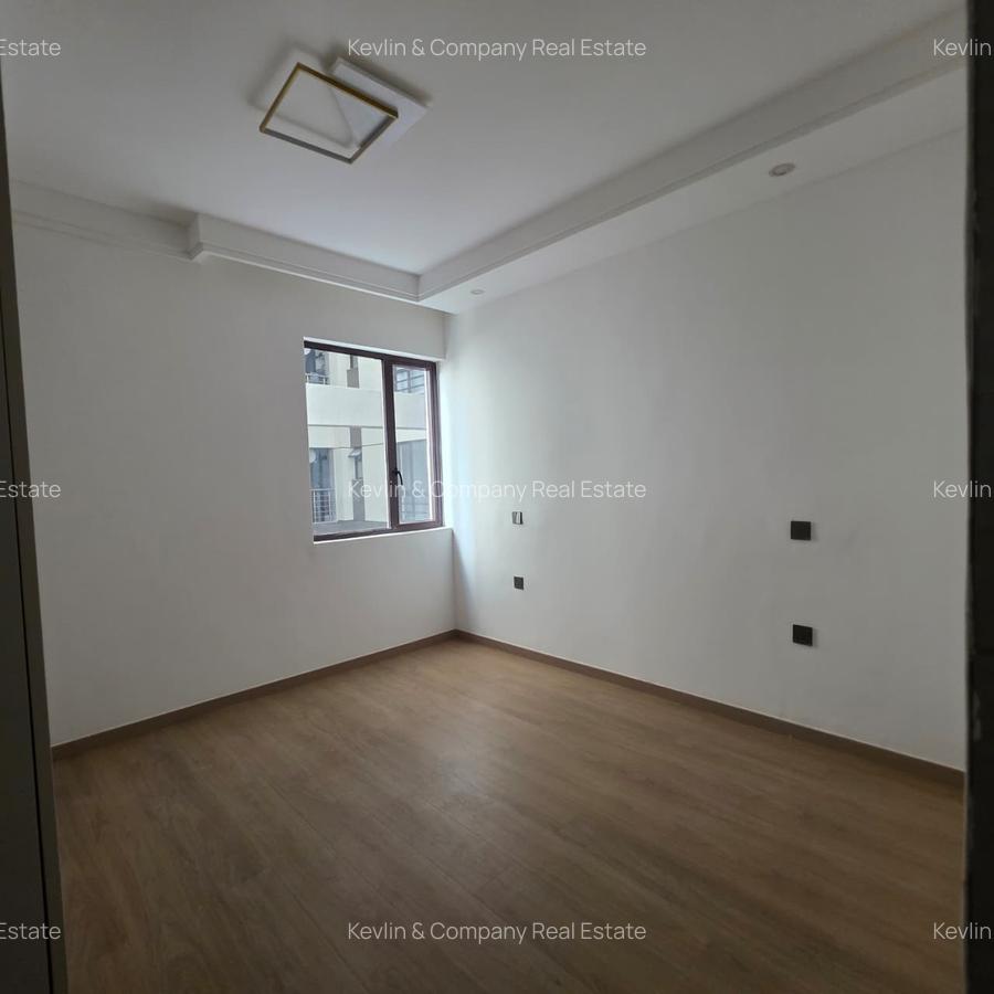3 Bed Apartment with En Suite in Riverside - 2