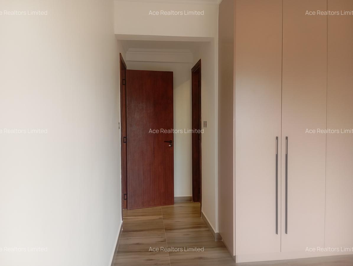 2 Bed Apartment with En Suite at Brookeside Estate - 10