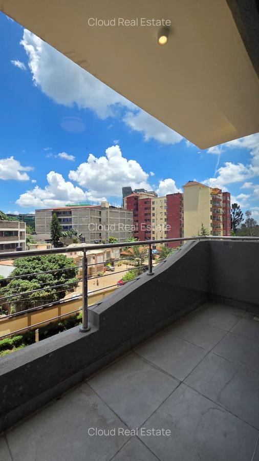 3 Bed Apartment with En Suite in Parklands - 17