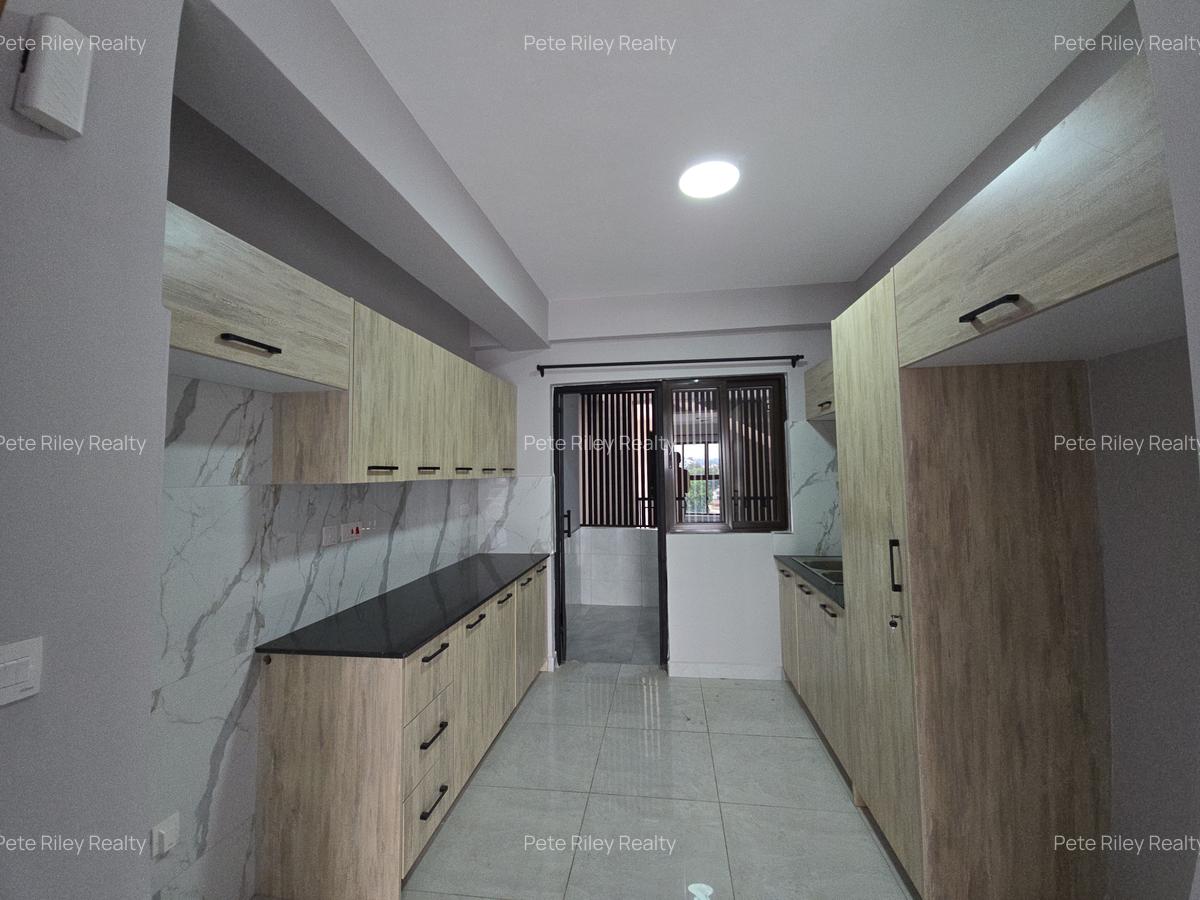 3 Bed Apartment with En Suite at School Lane - 7