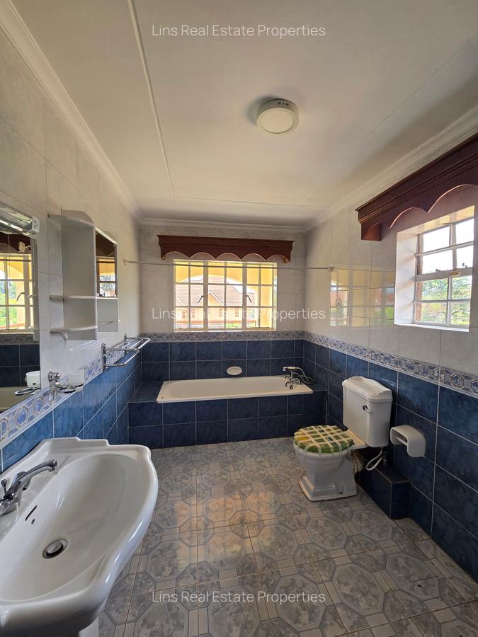 5 Bed House with En Suite in Runda - 13
