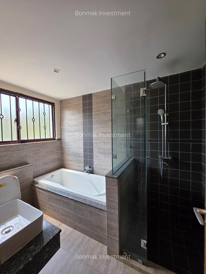 4 Bed Townhouse with En Suite at Lavington Green - 14