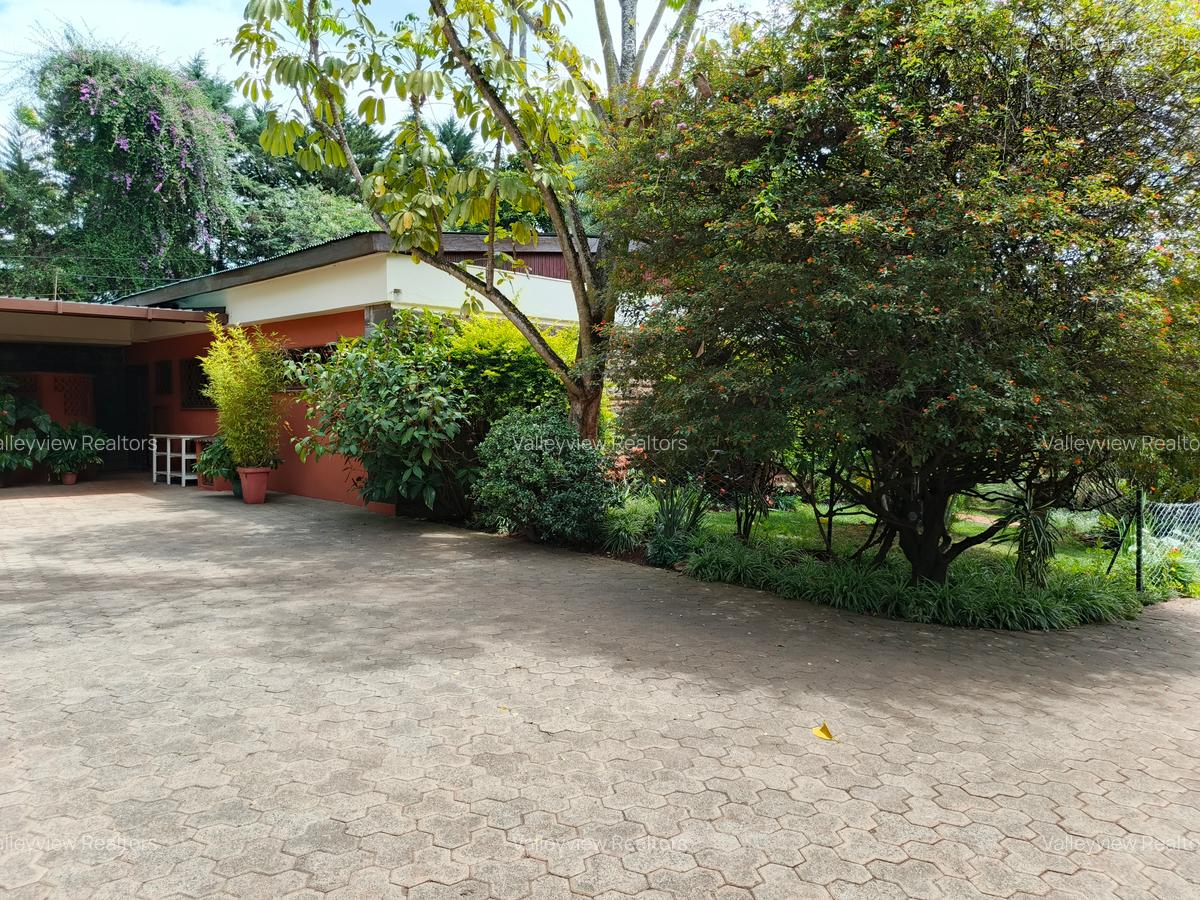 3 Bed House with En Suite at Lavington - 5