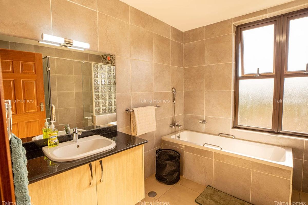 3 Bed Apartment with En Suite at Off Parklands Road - 20