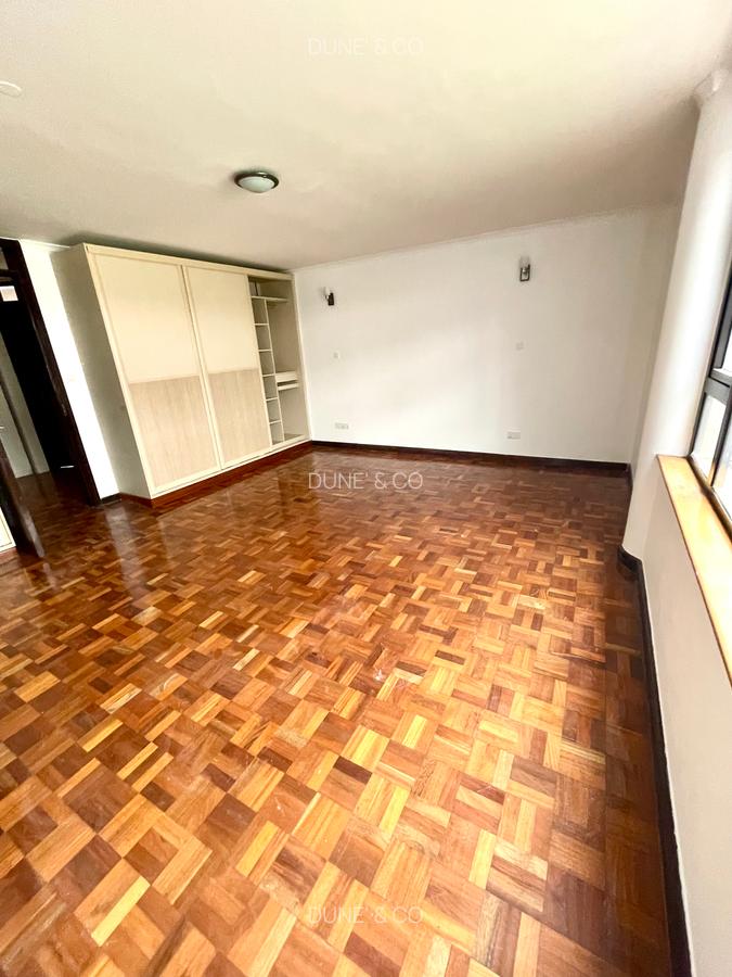 3 Bed Apartment with En Suite in Riverside - 13