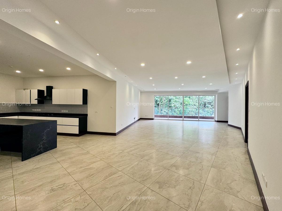 4 Bed Apartment with En Suite at Parklands - 2