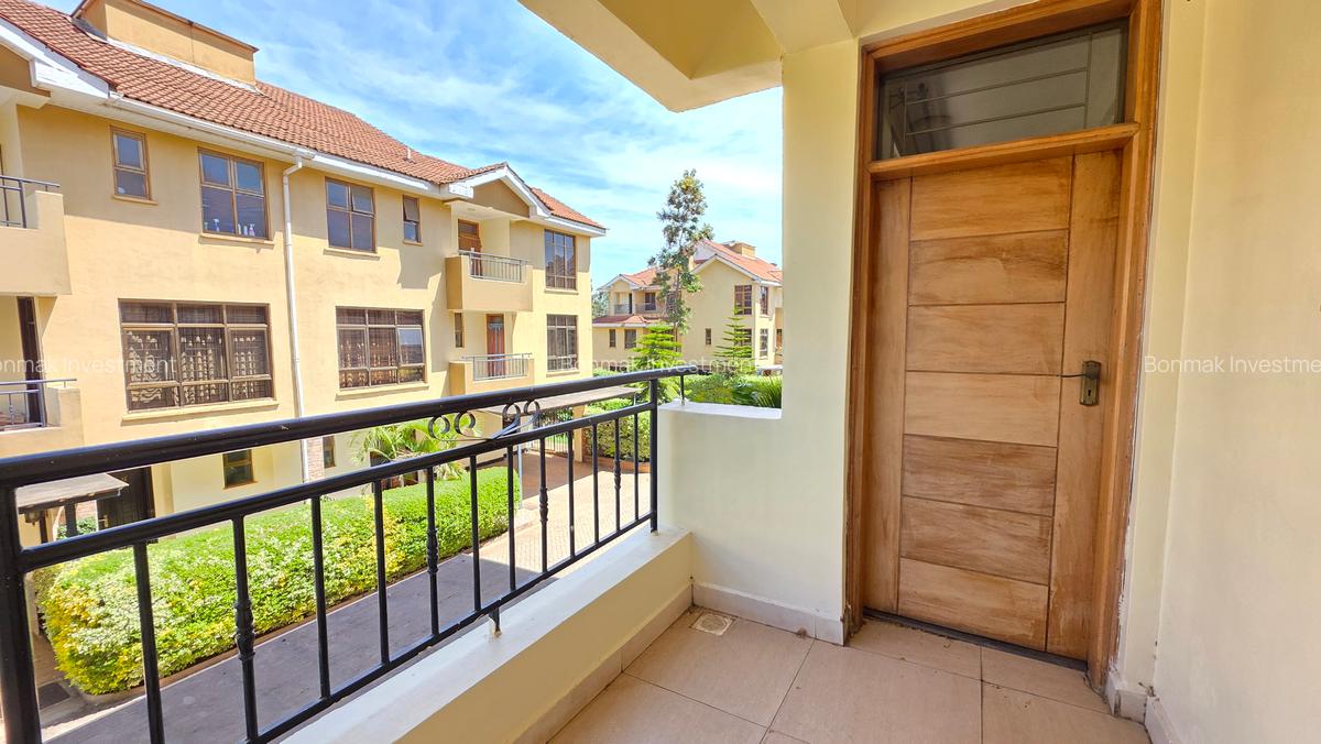 5 Bed Townhouse with En Suite at Lavington Green - 19