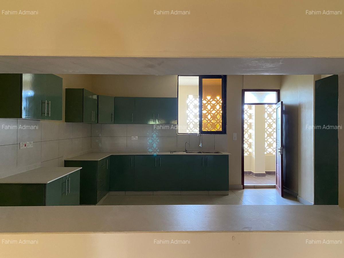 4 Bed Apartment with En Suite at Moyne Drive - 8