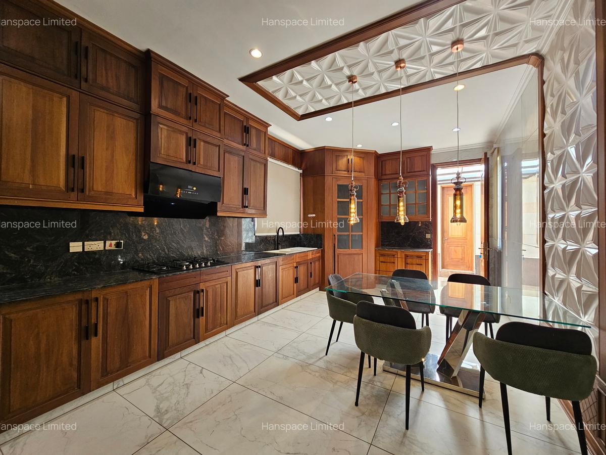 6 Bed Villa with En Suite in Lavington - 5