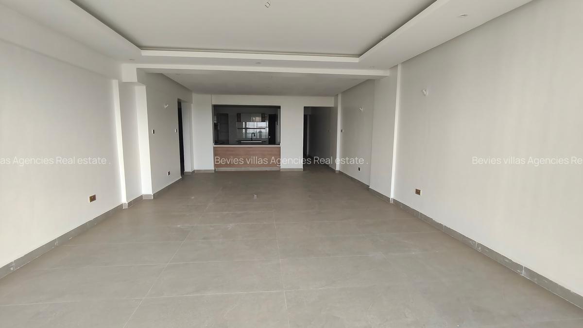 4 Bed Apartment with En Suite at Parklands - 2