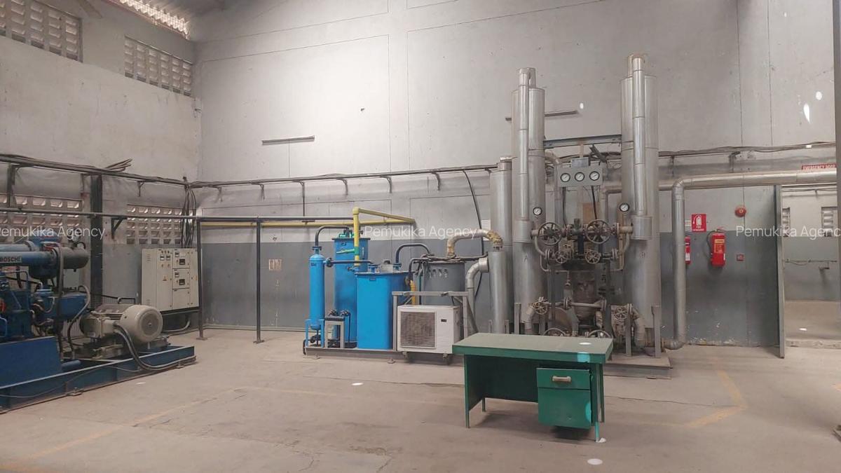 Warehouse in Industrial Area - 6