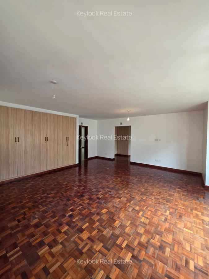 5 Bed Townhouse with En Suite at Lavington - 10
