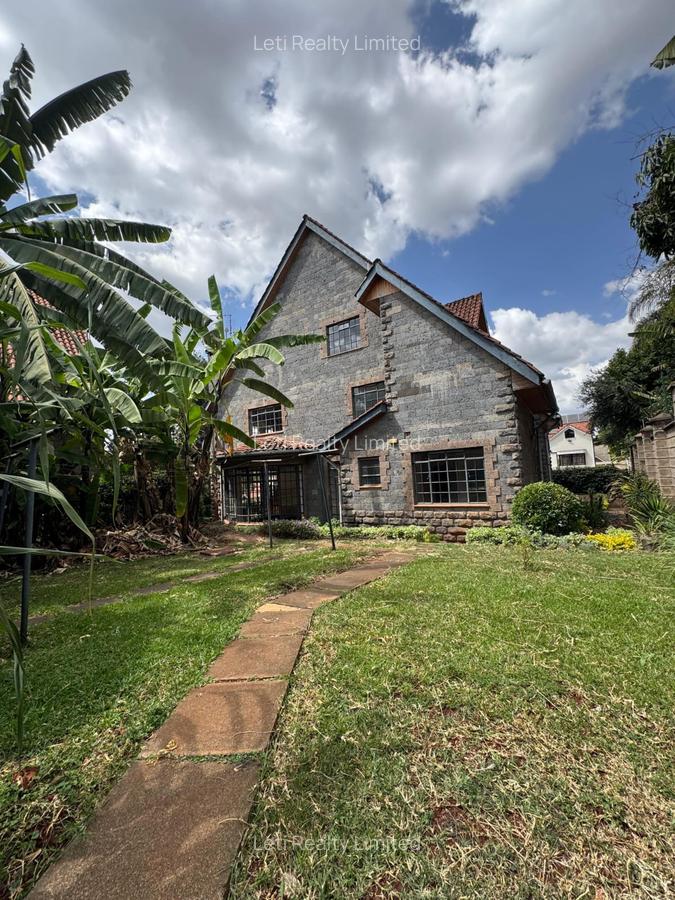 5 Bed Townhouse with En Suite in Lavington - 2