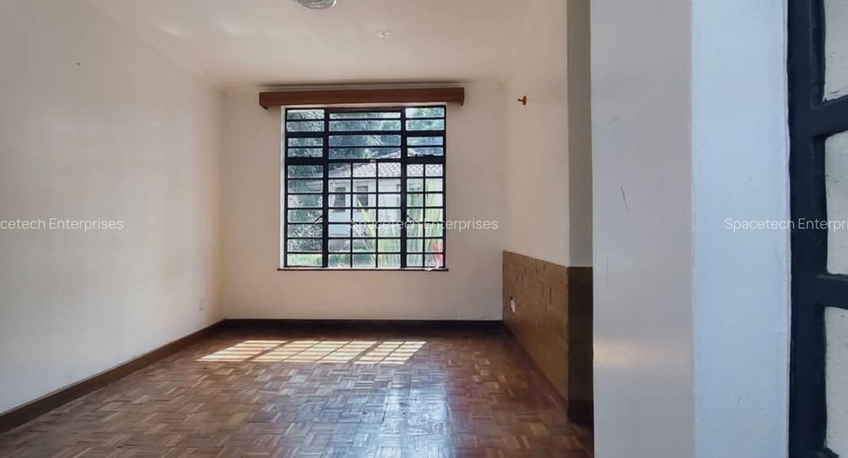 4 Bed Townhouse with En Suite in Rosslyn - 11
