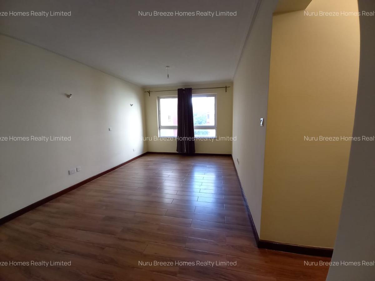 3 Bed Apartment with En Suite in Brookside - 17
